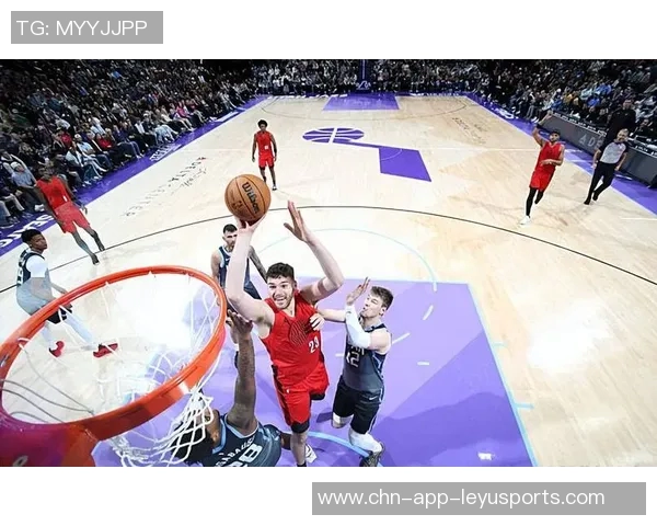 克林根表现出色14投7中砍下18分11篮板4助攻正负值高达16分助球队获胜